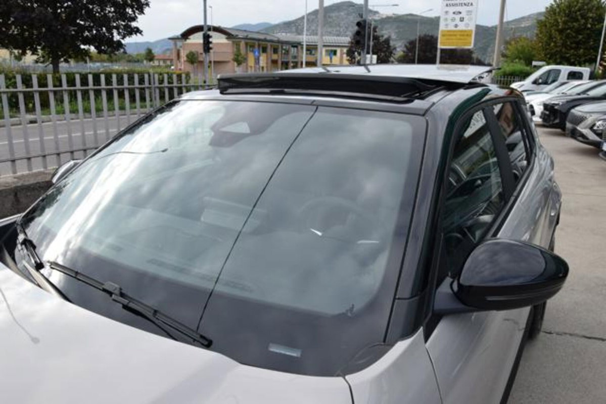 Jeep Avenger 1.2 turbo Summit fwd 100cv (7)
