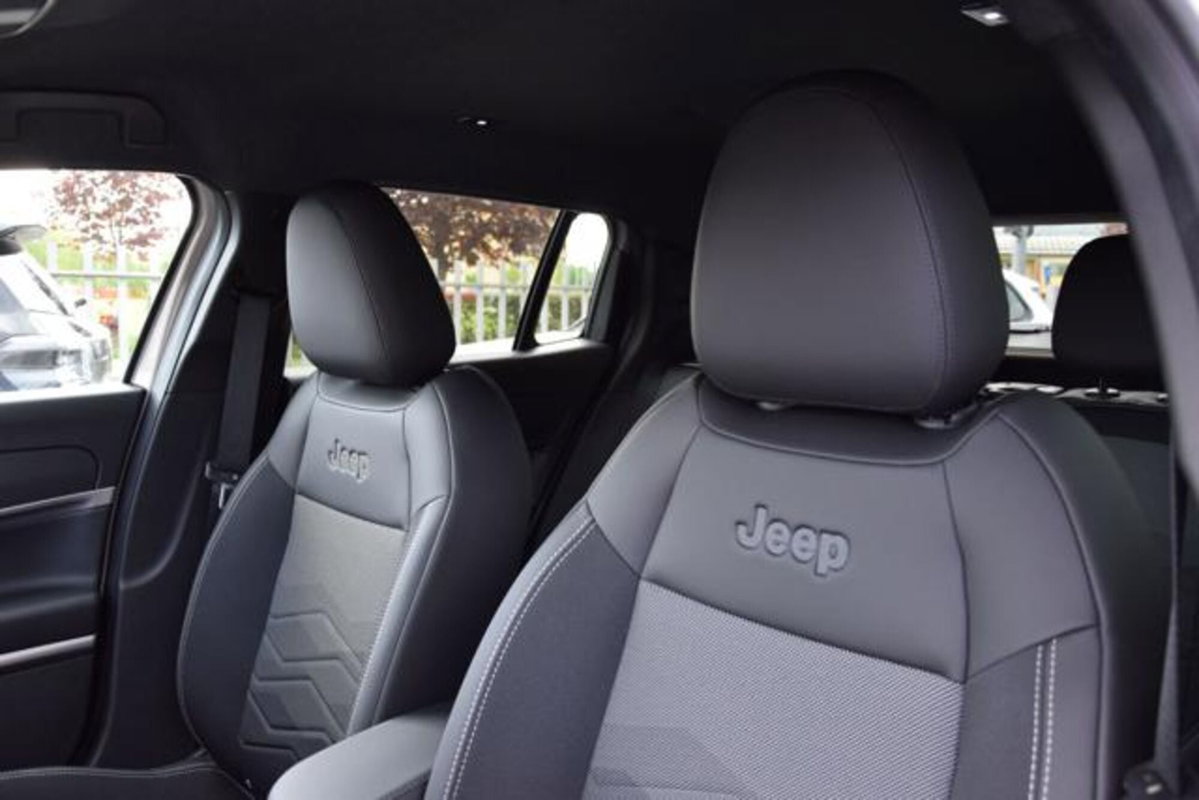 Jeep Avenger 1.2 turbo Summit fwd 100cv (13)