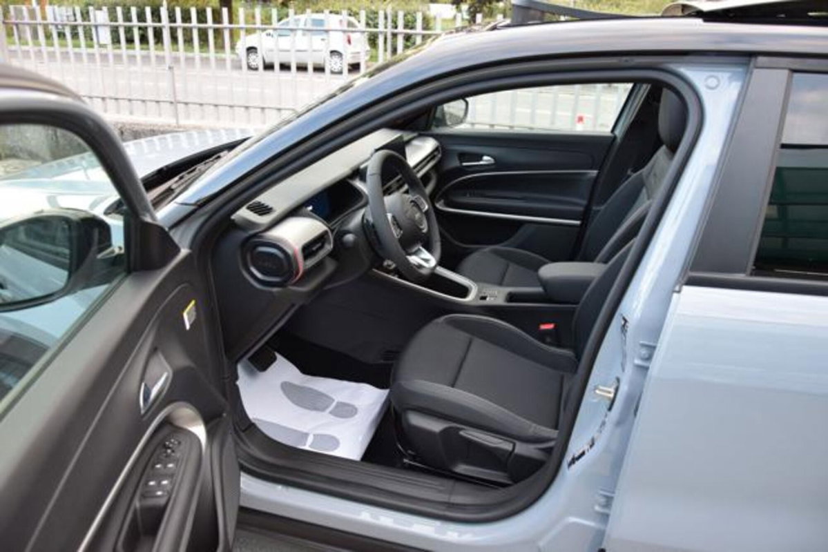 Jeep Avenger 1.2 turbo Summit fwd 100cv (14)