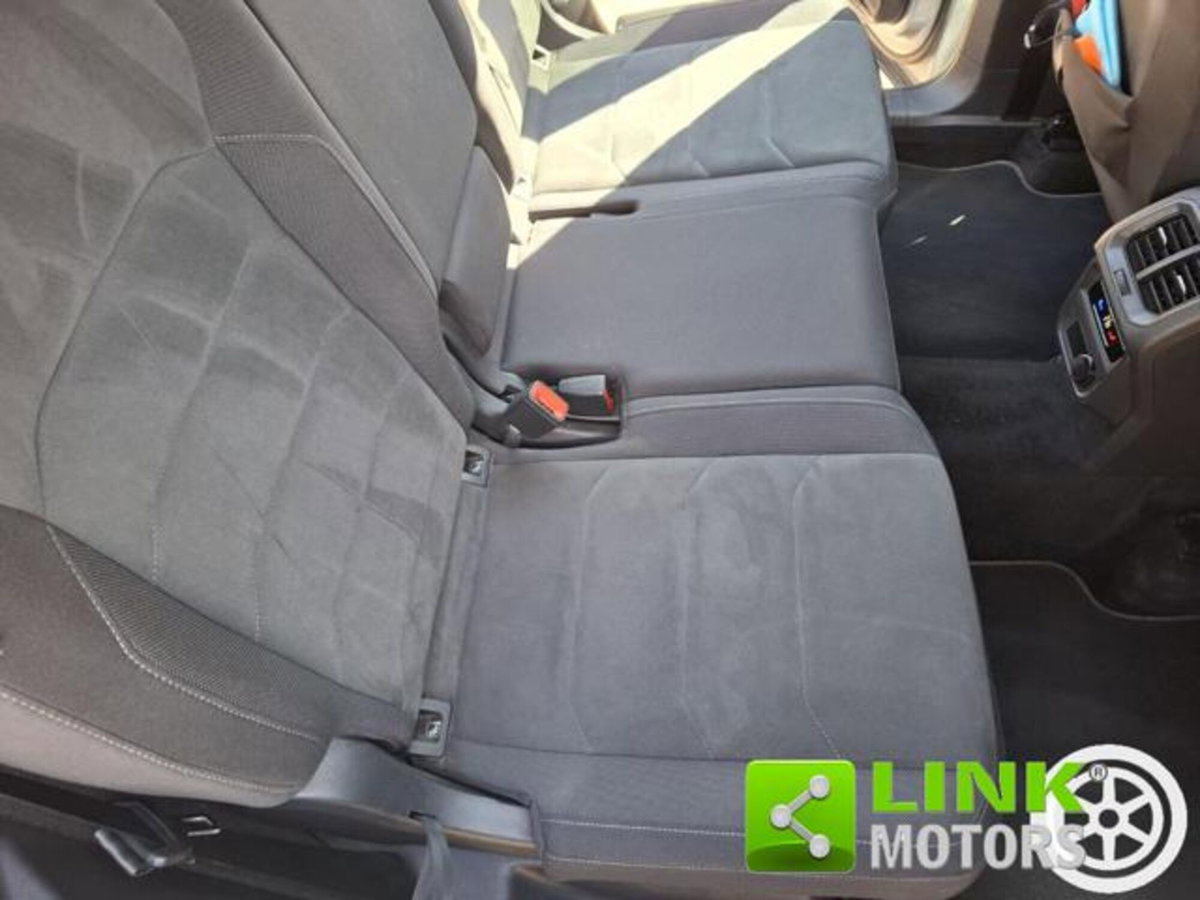 Volkswagen Tiguan Allspace 2.0 TDI SCR DSG 4MOTION R-Line (18)