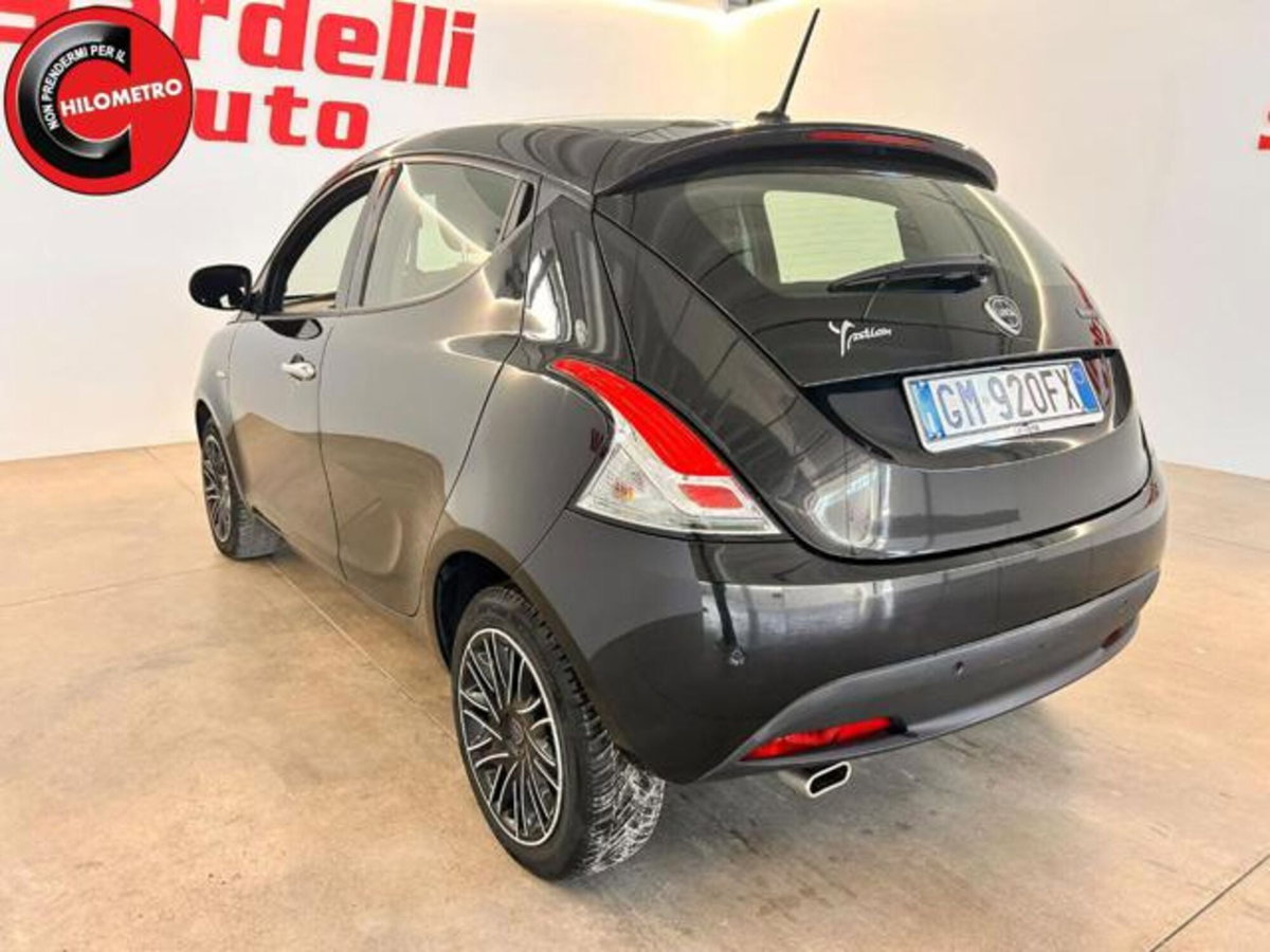 Lancia Ypsilon 1.0 FireFly 5 porte S&S Hybrid Gold Plus (3)