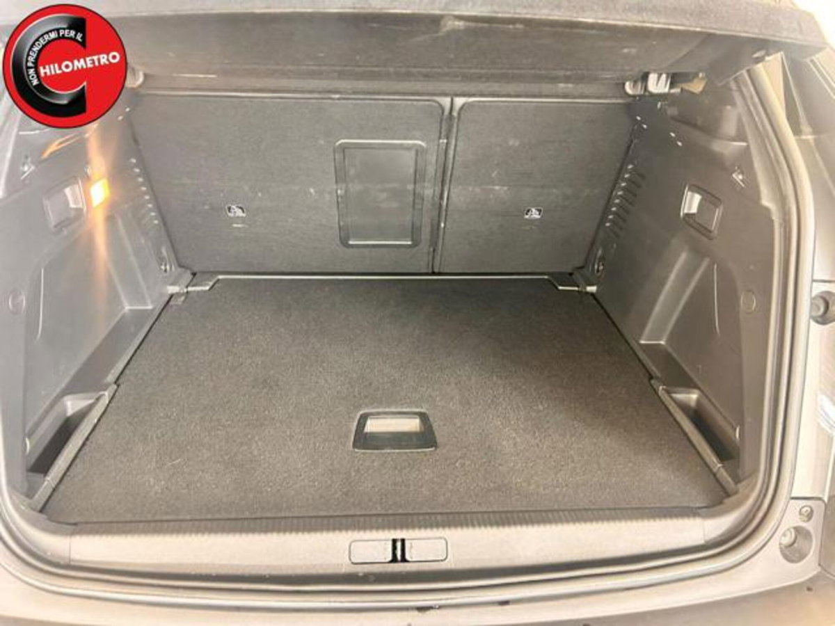 Peugeot 3008 BlueHDi 130 S&S EAT8 GT (16)