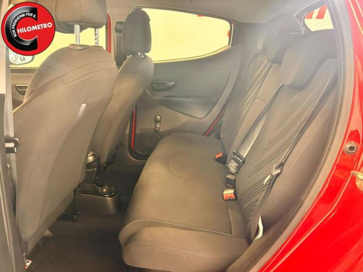 Lancia Ypsilon 1.0 FireFly 5 porte S&S Hybrid Gold Plus (12)