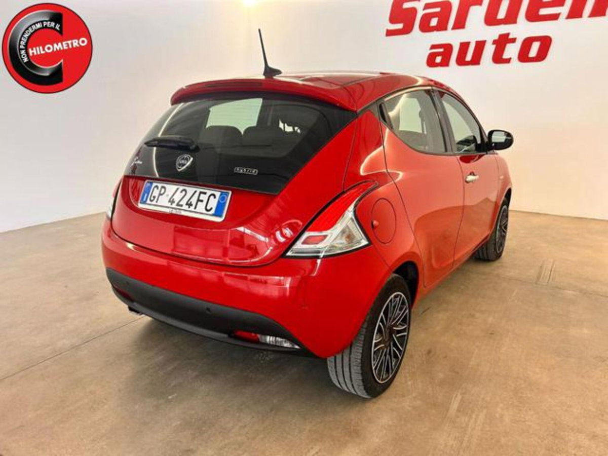 Lancia Ypsilon 1.0 FireFly 5 porte S&S Hybrid Gold Plus (4)
