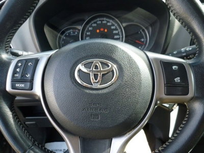 Toyota Yaris 1.D-4D 5 porte Active (14)