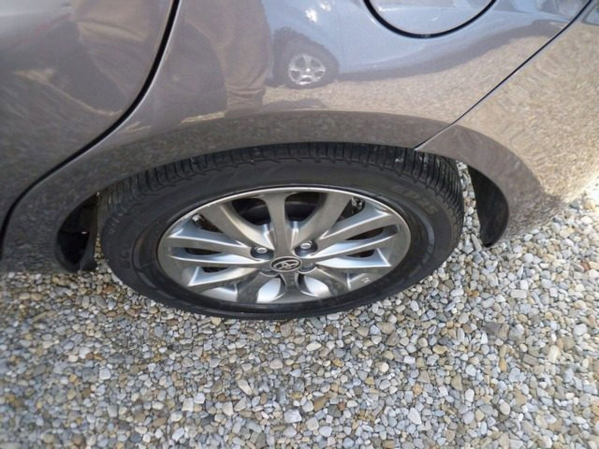 Toyota Yaris 1.D-4D 5 porte Active (17)