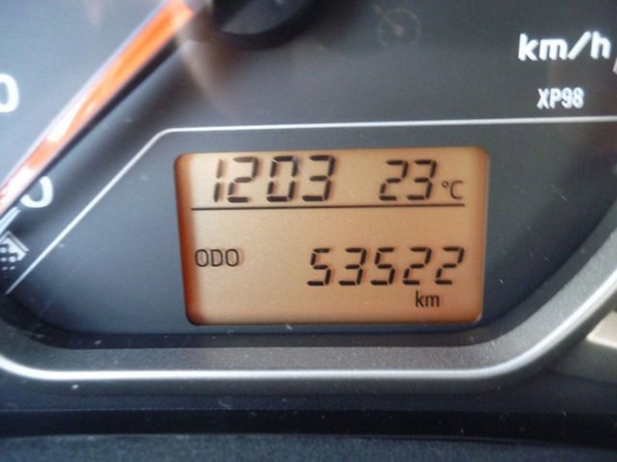 Toyota Yaris 1.D-4D 5 porte Active (9)
