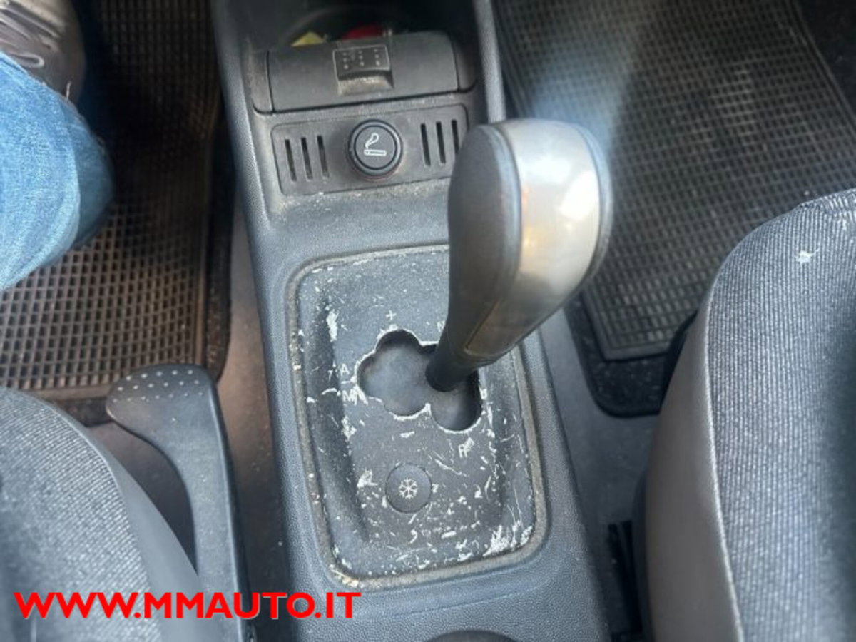 Opel Corsa 1.2i 16V cat 5 porte Comfort (14)