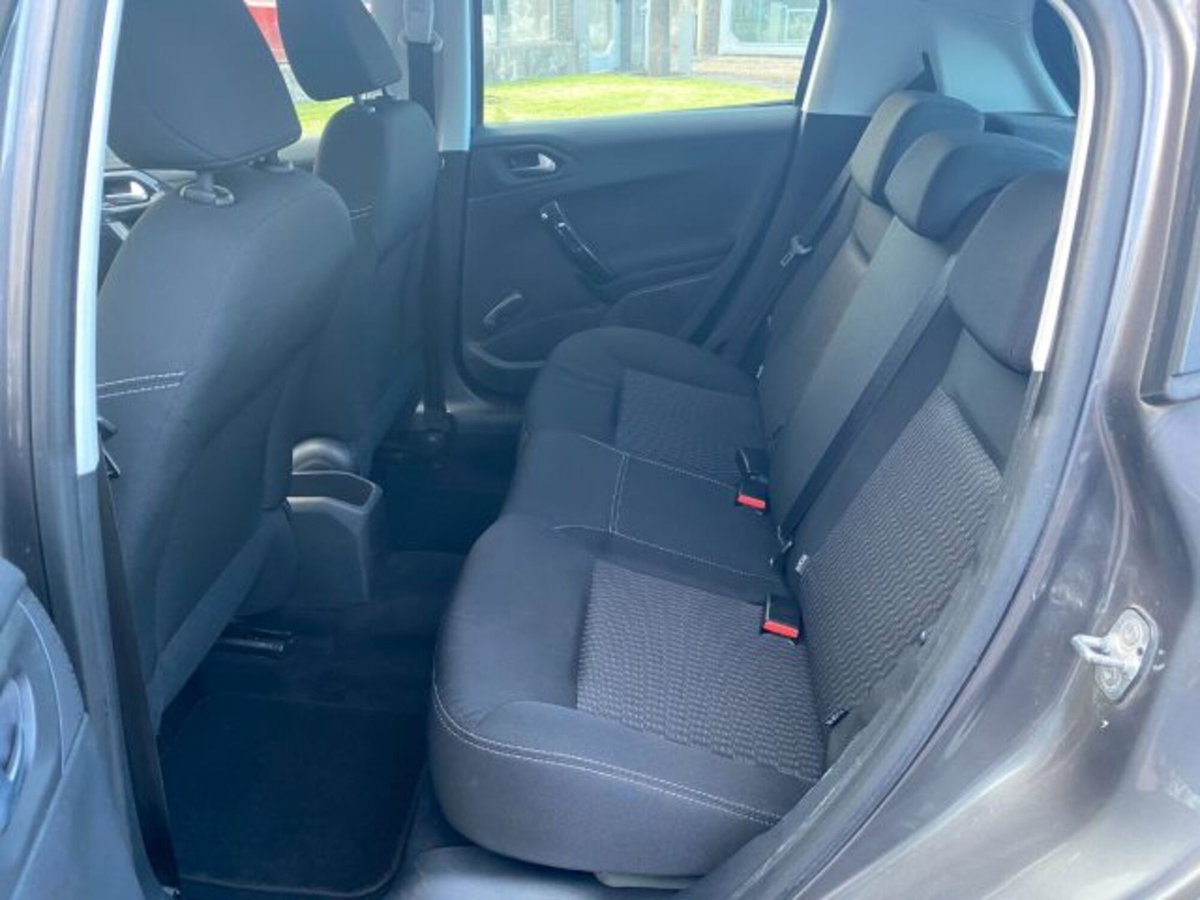 Peugeot 208 75 5 porte Active (10)