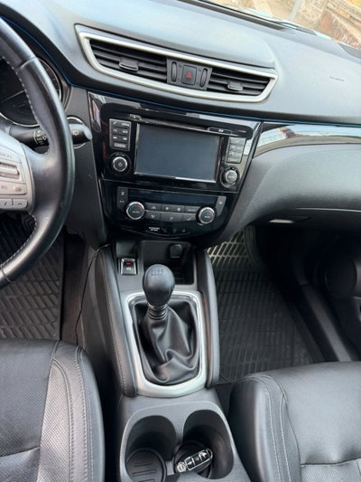 Nissan Qashqai 1.6 dCi 4WD Acenta Premium (13)