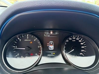 Nissan Qashqai 1.6 dCi 4WD Acenta Premium (15)