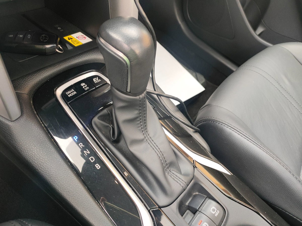 Toyota Corolla Cross Hybrid 2.0 Hybrid 197 CV E-CVT Lounge Light (12)