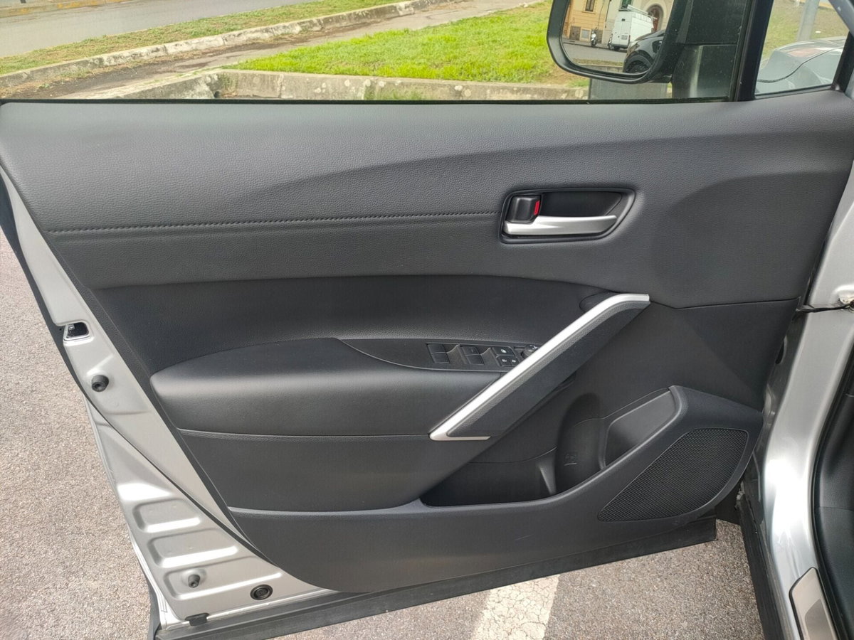 Toyota Corolla Cross Hybrid 2.0 Hybrid 197 CV E-CVT Lounge Light (14)