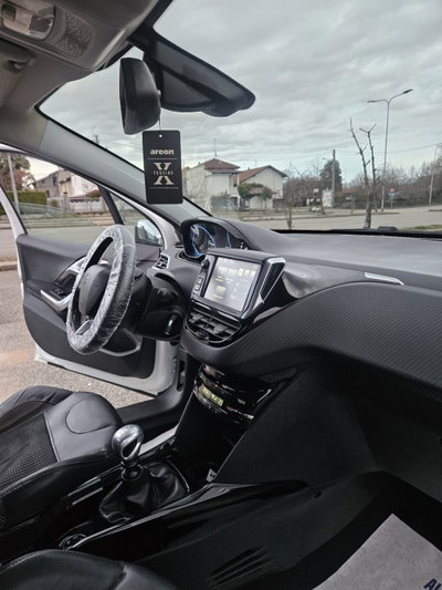 Peugeot 2008 120 S&S Allure (17)