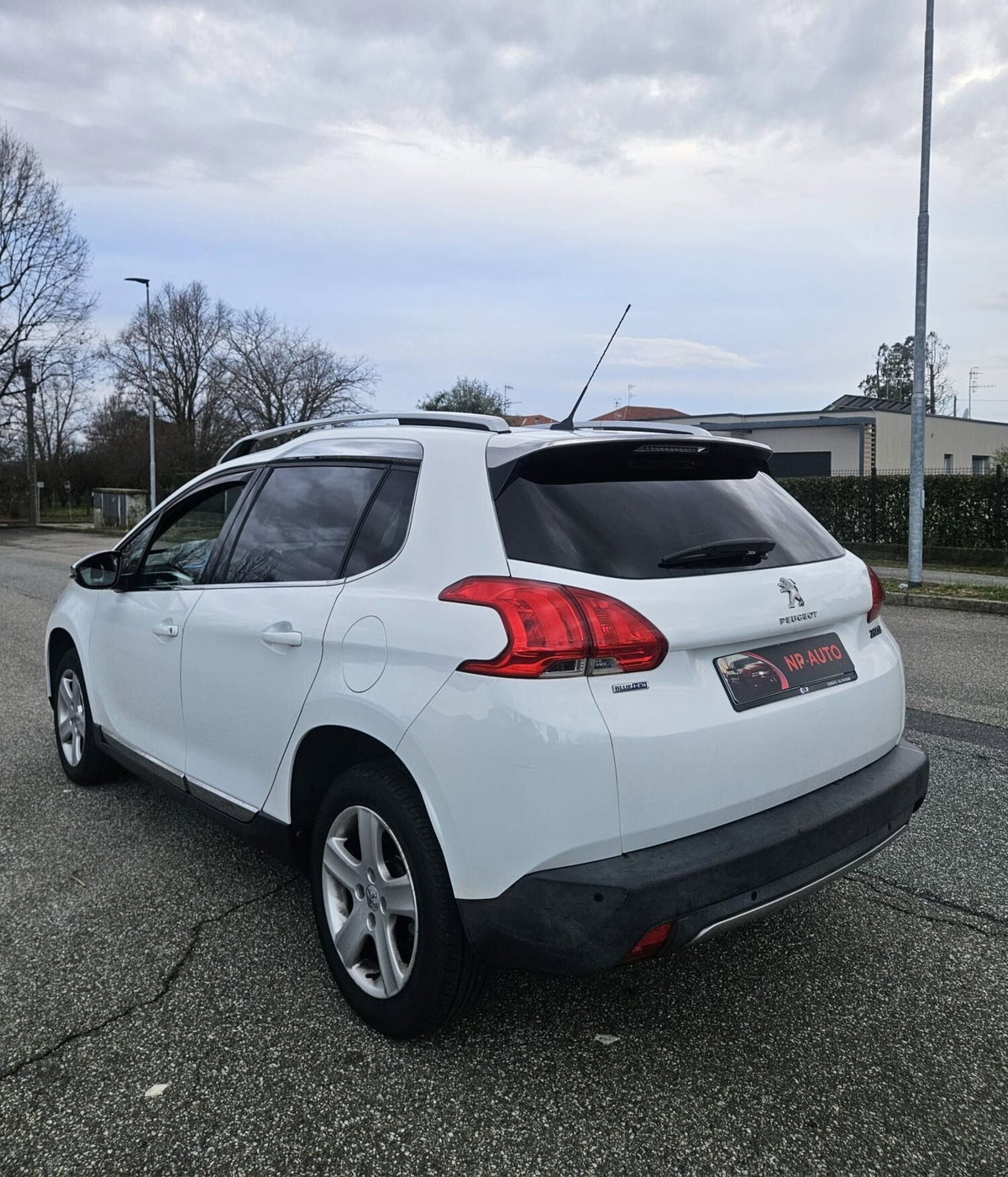 Peugeot 2008 120 S&S Allure (4)