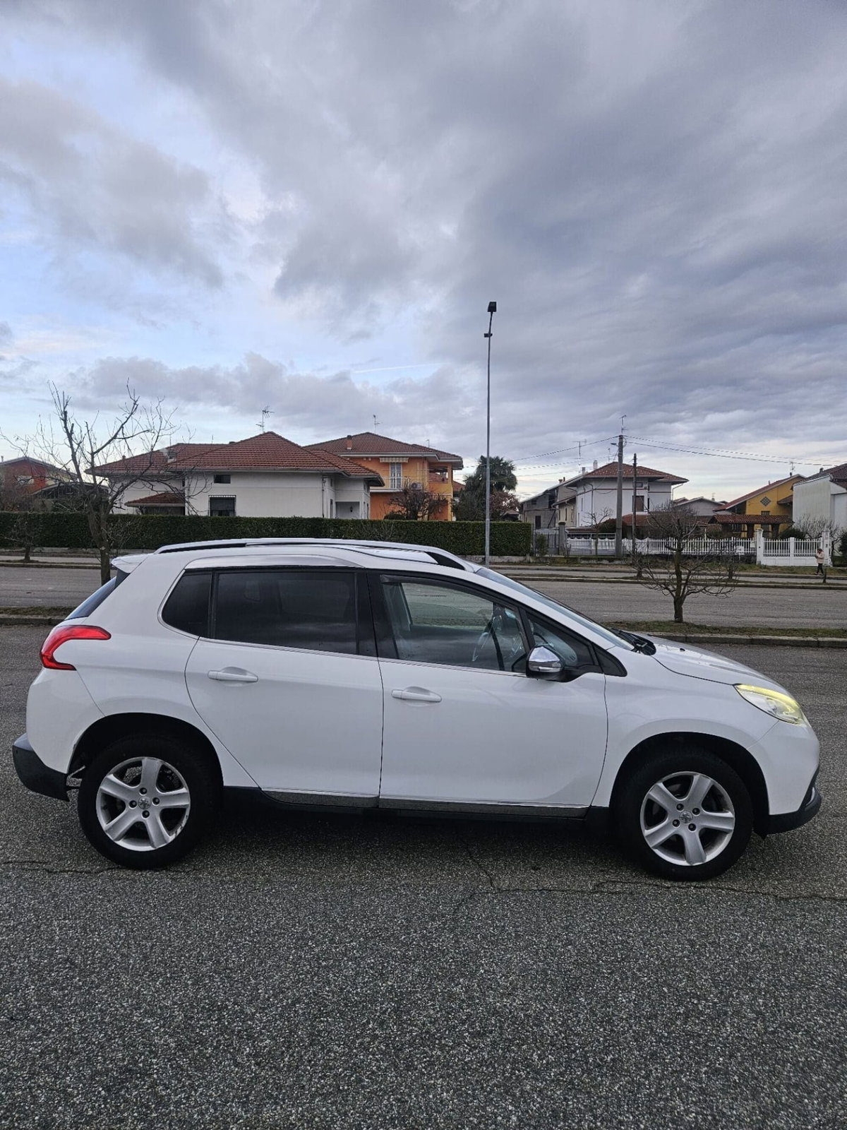 Peugeot 2008 120 S&S Allure (9)