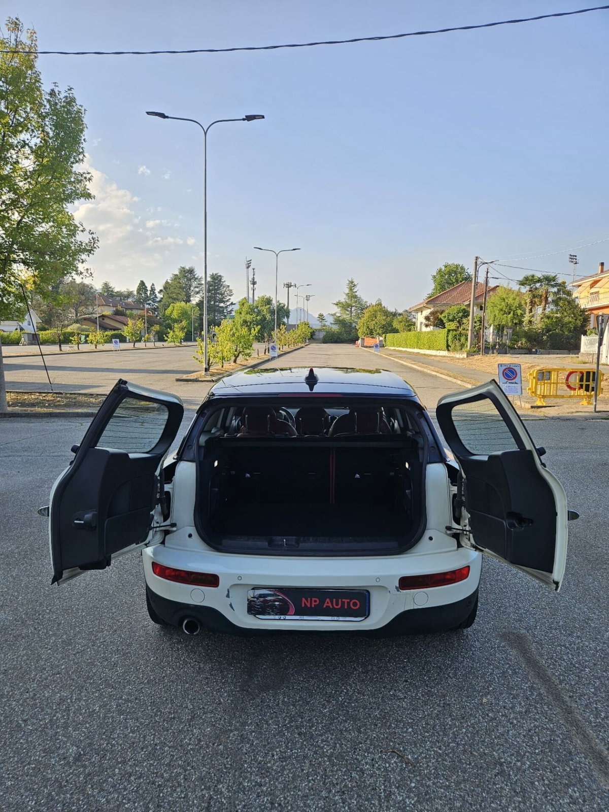 MINI Mini Clubman 2.0 Cooper D Business Clubman (12)