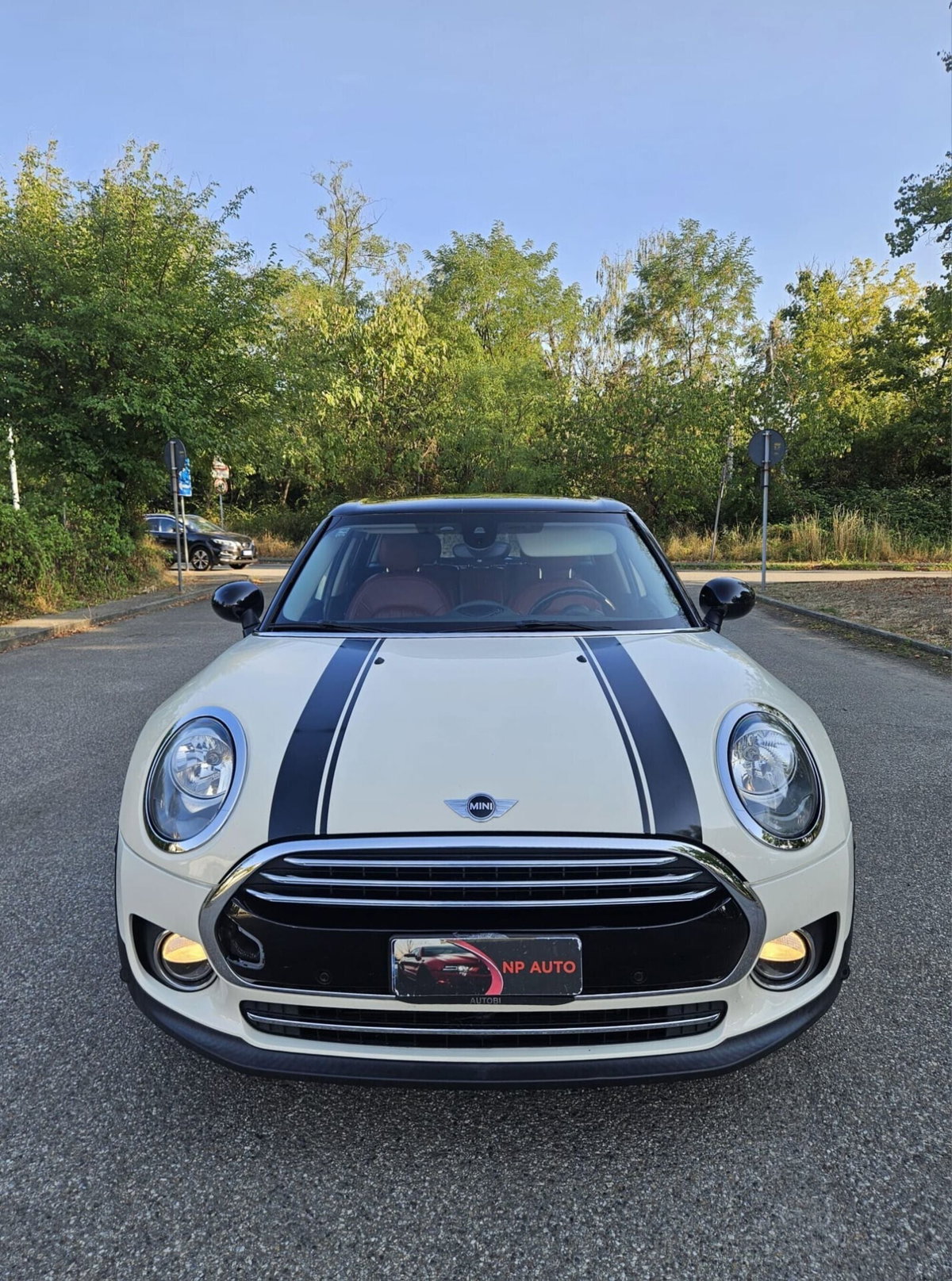 MINI Mini Clubman 2.0 Cooper D Business Clubman (2)
