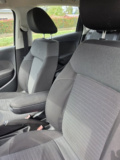 Volkswagen Polo 1.6 TDI DPF 5 porte Comfortline (14)