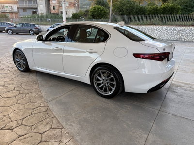 Alfa Romeo Giulia 2.2 Turbodiesel 210 CV AT8 AWD Q4 Veloce (10)