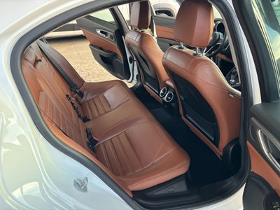 Alfa Romeo Giulia 2.2 Turbodiesel 210 CV AT8 AWD Q4 Veloce (19)