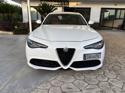 Alfa Romeo Giulia 2.2 Turbodiesel 210 CV AT8 AWD Q4 Veloce (2)