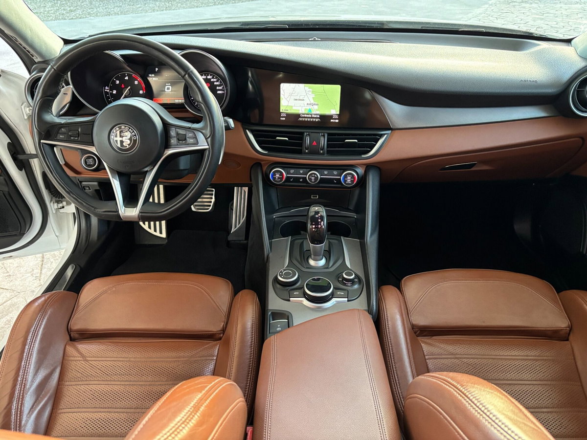 Alfa Romeo Giulia 2.2 Turbodiesel 210 CV AT8 AWD Q4 Veloce (20)
