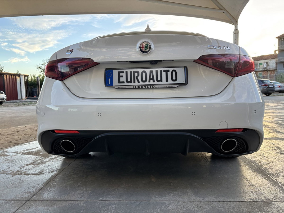 Alfa Romeo Giulia 2.2 Turbodiesel 210 CV AT8 AWD Q4 Veloce (8)