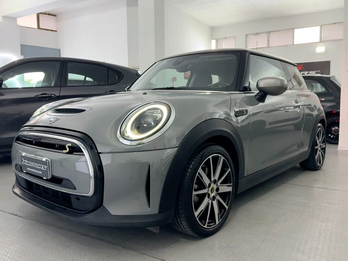 MINI Mini Cooper SE Essential