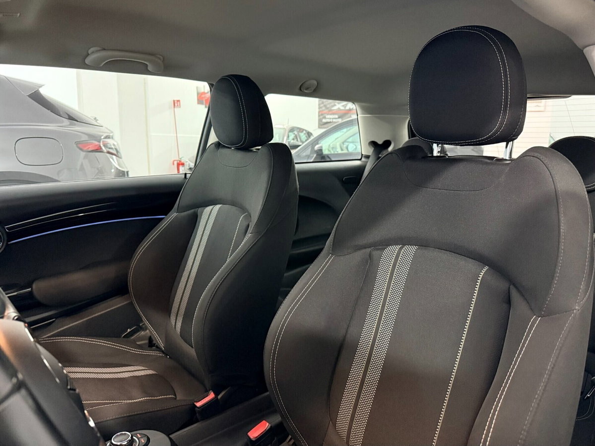 MINI Mini Cooper SE Essential (19)