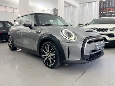 MINI Mini Cooper SE Essential (3)