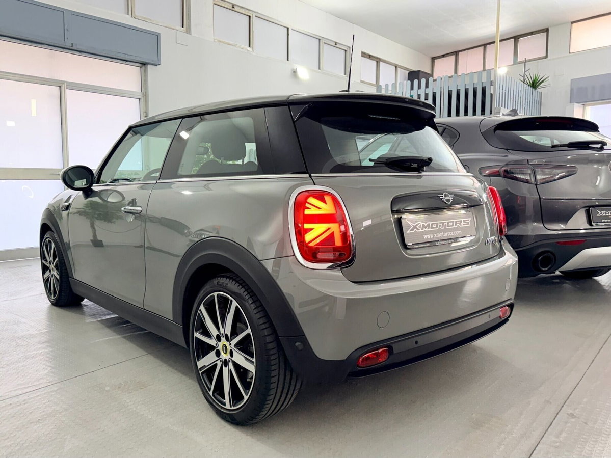 MINI Mini Cooper SE Essential (7)
