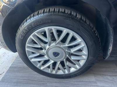 Lancia Ypsilon 1.2 69 CV 5 porte Gold (15)