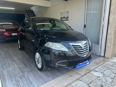 Lancia Ypsilon 1.2 69 CV 5 porte Gold (3)