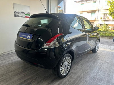 Lancia Ypsilon 1.2 69 CV 5 porte Gold (4)