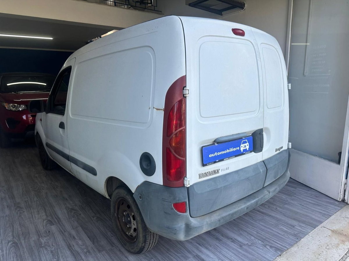 Renault Kangoo 1.5 dCi 65CV cat Confort Express (3)
