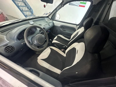 Renault Kangoo 1.5 dCi 65CV cat Confort Express (7)