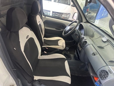 Renault Kangoo 1.5 dCi 65CV cat Confort Express (8)