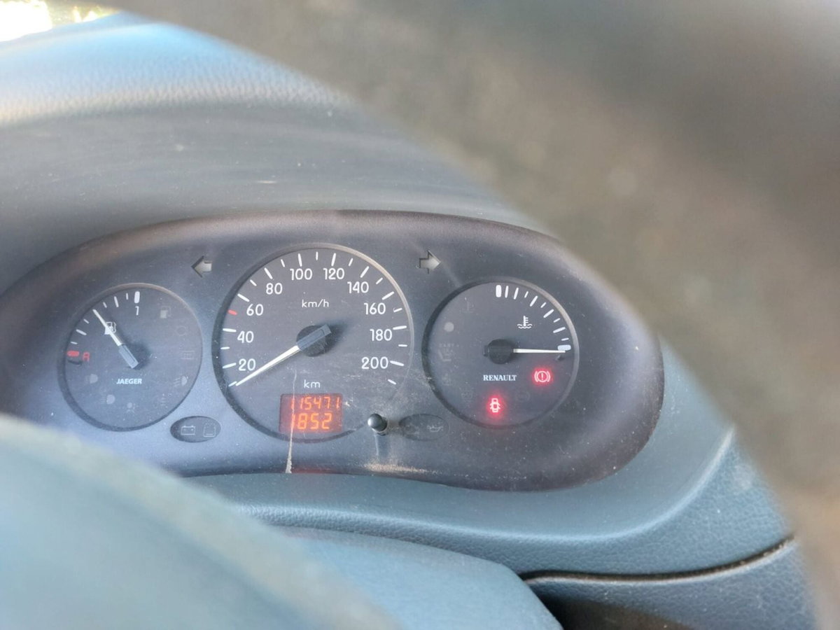 Renault Kangoo 1.5 dCi 65CV cat Confort Express (9)