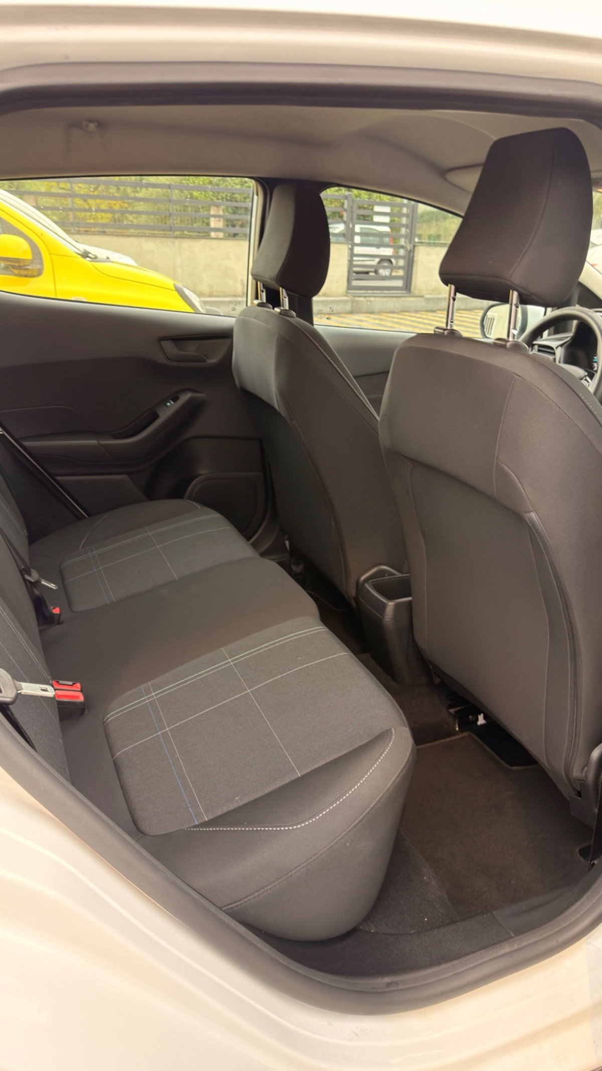 Ford Fiesta 1.5 EcoBlue 5 porte (10)