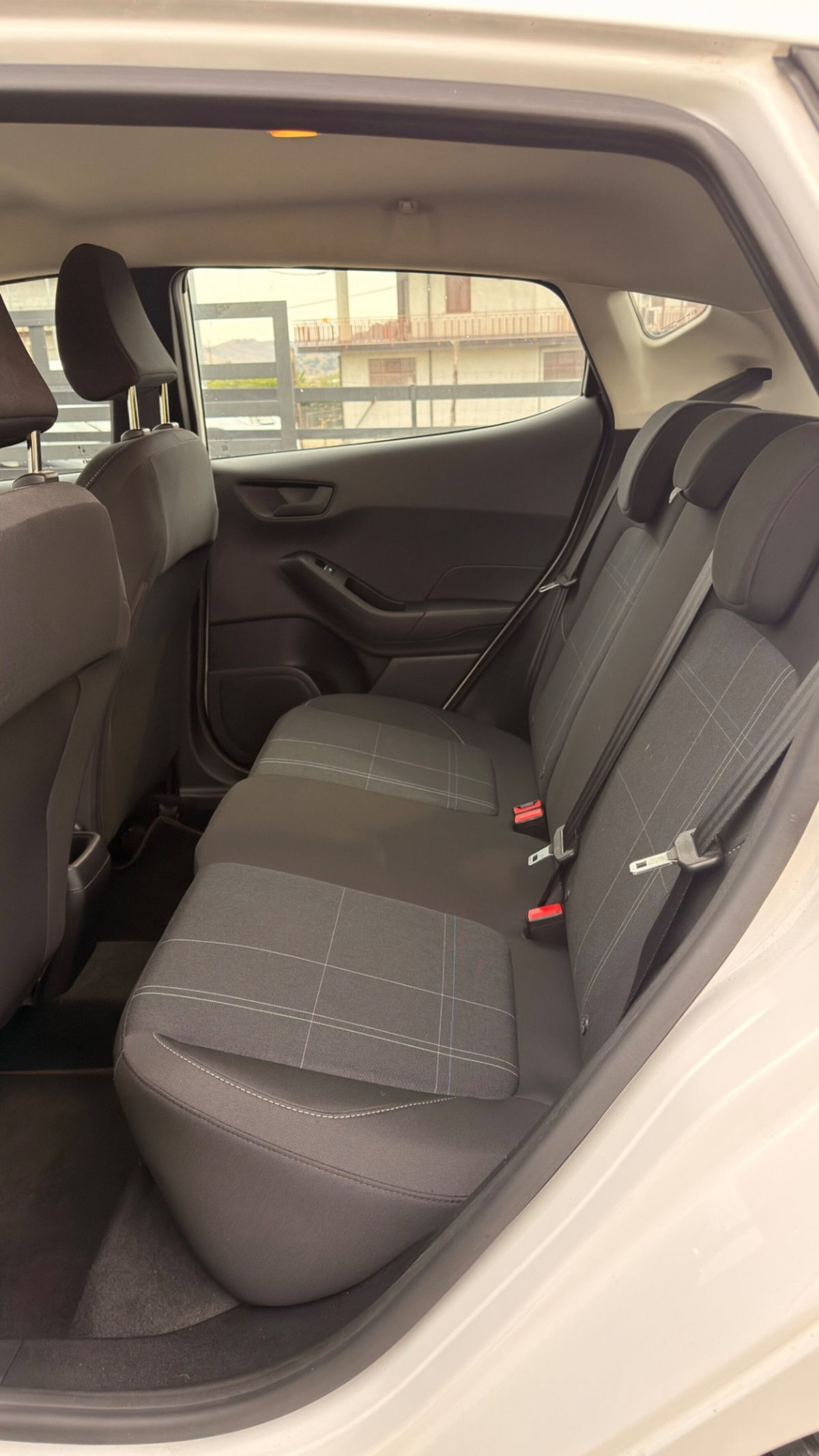 Ford Fiesta 1.5 EcoBlue 5 porte (9)