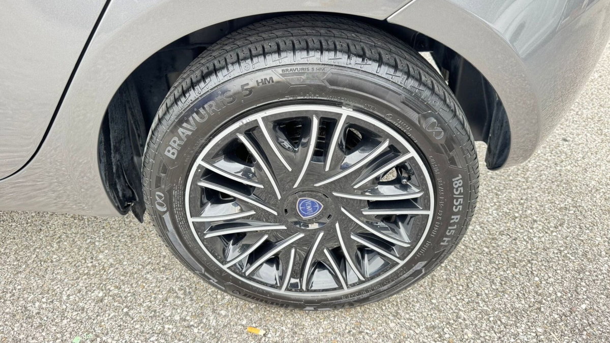 Lancia Ypsilon 1.0 FireFly 5 porte S&S Hybrid Gold Plus (14)
