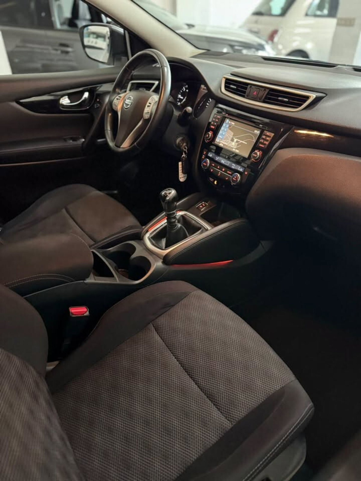 Nissan Qashqai 1.5 dCi Business (10)