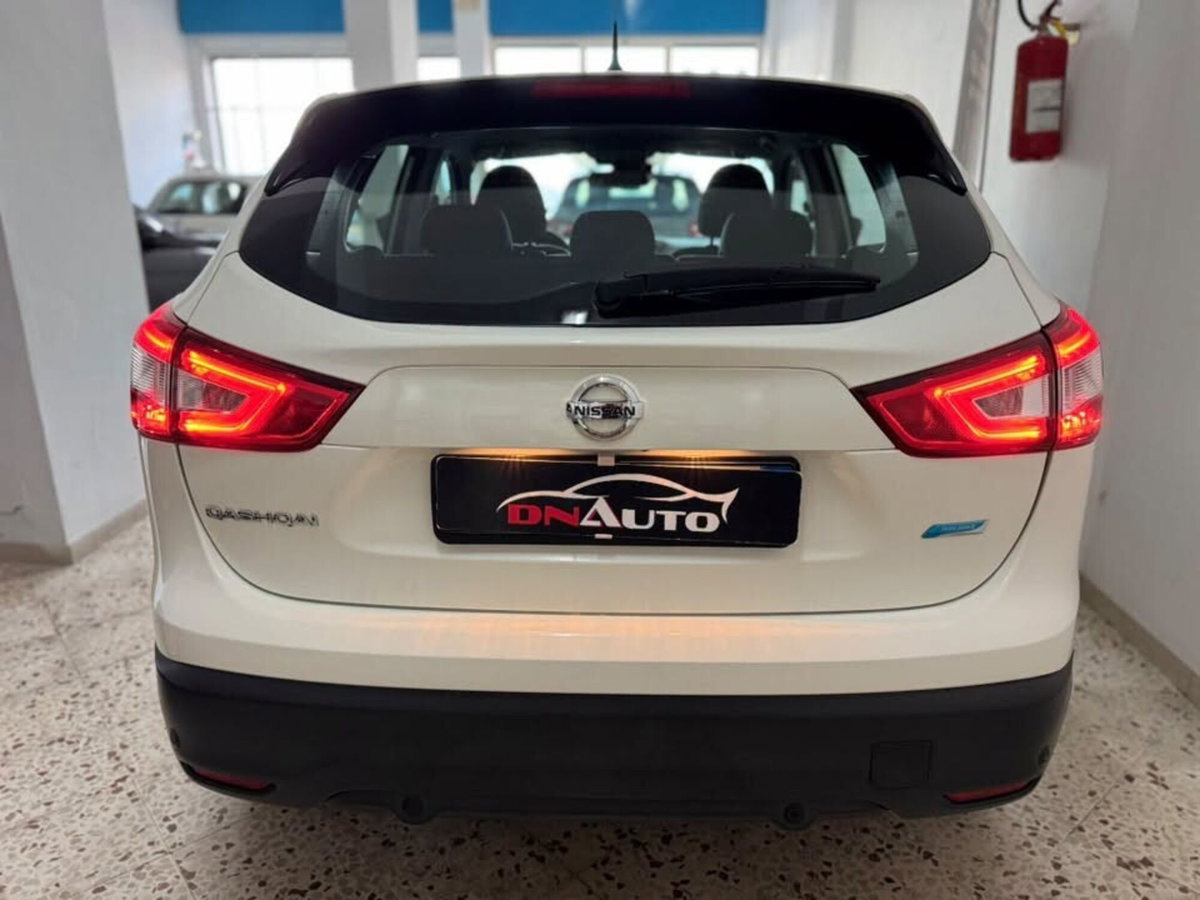 Nissan Qashqai 1.5 dCi Business (2)
