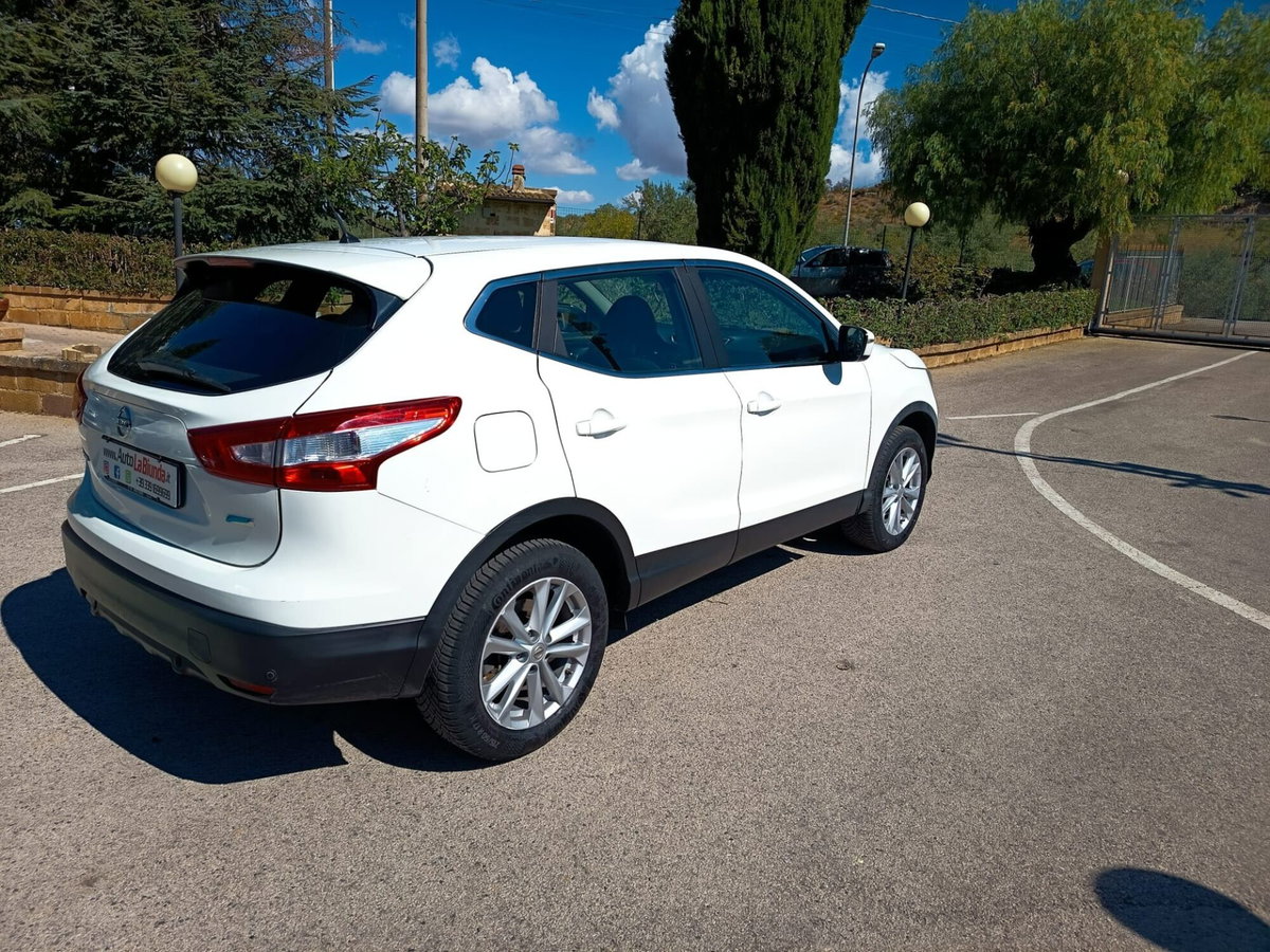 Nissan Qashqai 1.5 dCi Visia (5)
