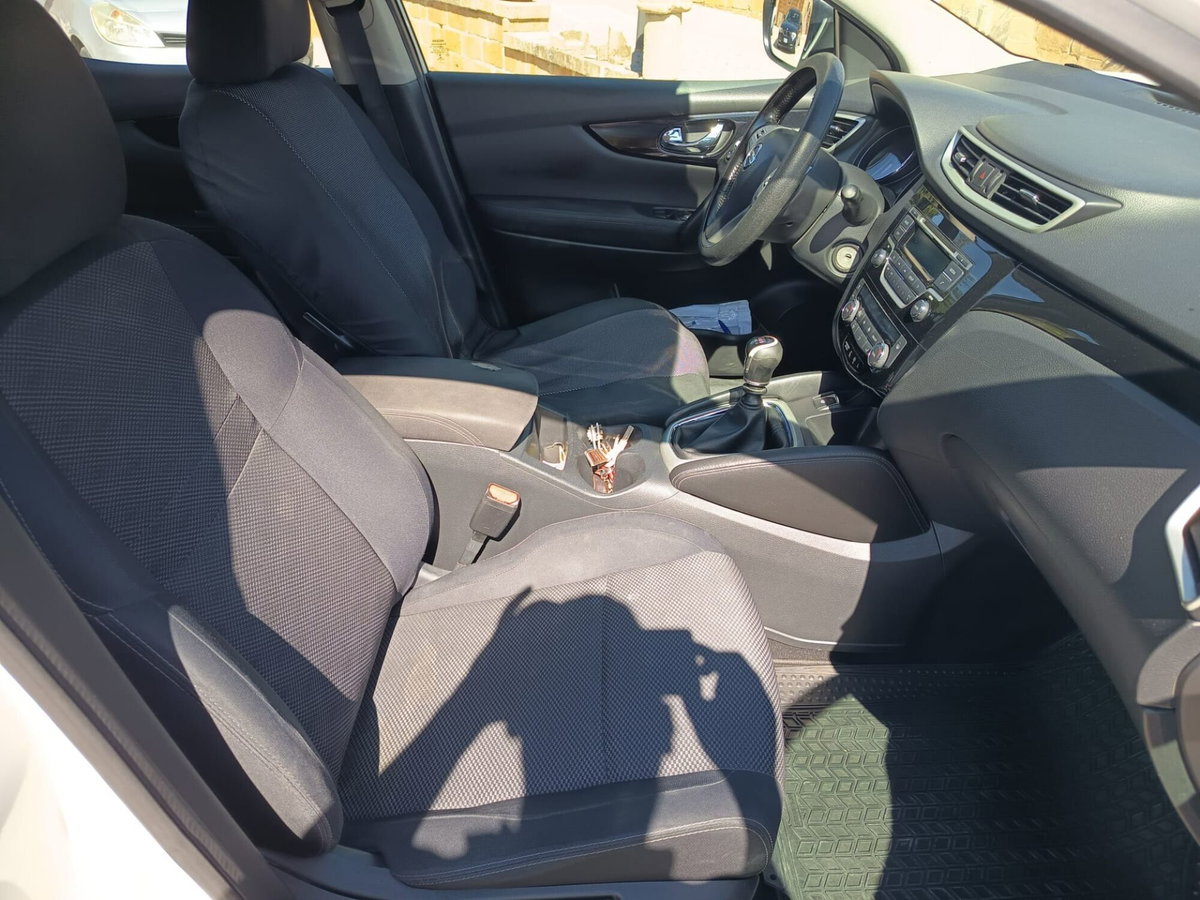 Nissan Qashqai 1.5 dCi Visia (9)