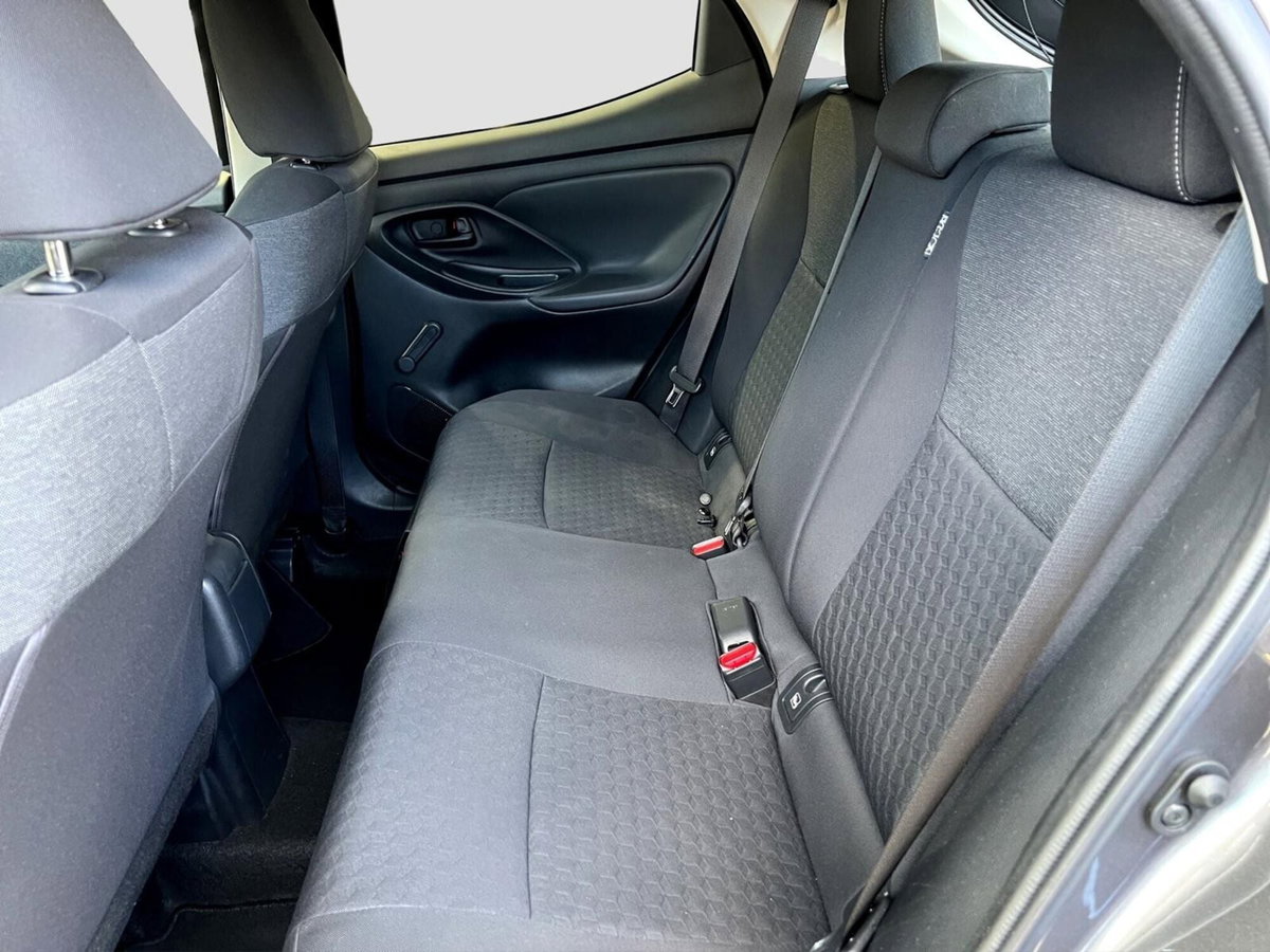 Toyota Yaris 1.5 Hybrid 5 porte Energy (13)