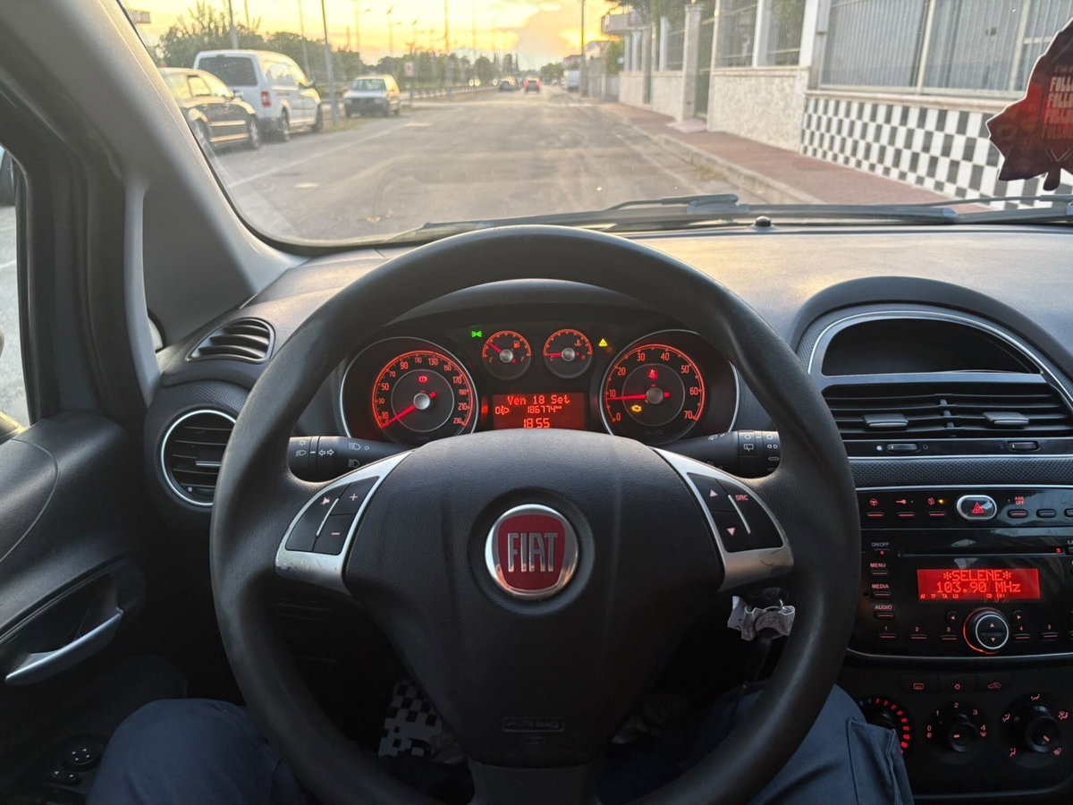 Fiat Punto Evo 1.3 Mjt 95 CV DPF 5 porte S&S Dualogic Dynamic (11)