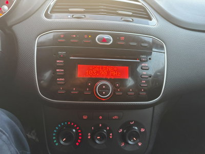 Fiat Punto Evo 1.3 Mjt 95 CV DPF 5 porte S&S Dualogic Dynamic (13)