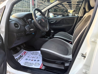 Fiat Punto 1.4 8V 5 porte Natural Power Virgin Radio (10)